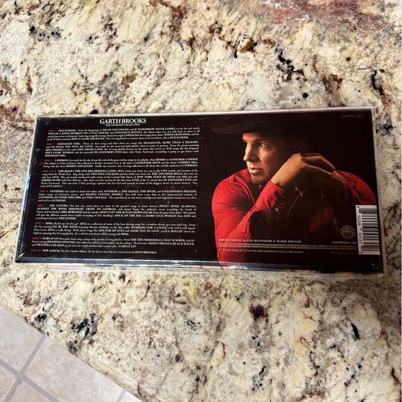 New/Sealed Garth Brooks Ultimate Collection - Picture 6 of 6